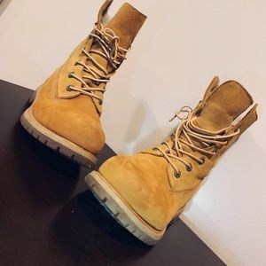 Women’s Timberlands Size 8